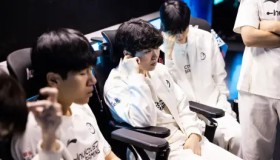 新王登基！Knight荣获S15总决赛FMVP，实至名归。